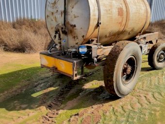 Heavy duty farm fuel trailer