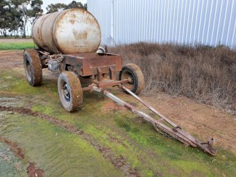 Heavy duty farm fuel trailer