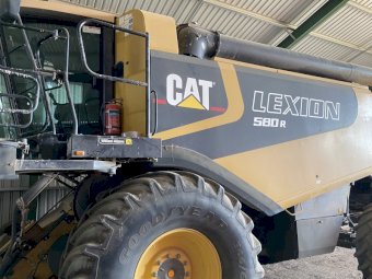 2005 CAT Lexion 580R Header