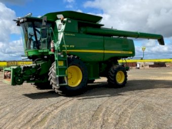 2011 John Deere  9670 STS Header