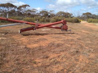 Sakundiak 65' x 10" Swingaway Auger