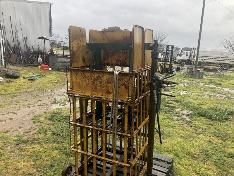 Morton Baker hydraulic wall press