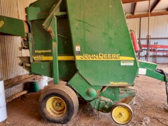 Under Auction - (A194) John Deere 467 Round Baler 