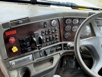 2001 Freightliner Century Class