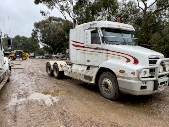2001 Freightliner Century Class
