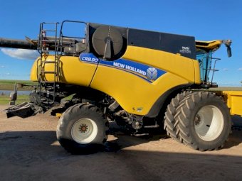 Under Auction - (A194) 2017 New Holland CR8.90 Header 