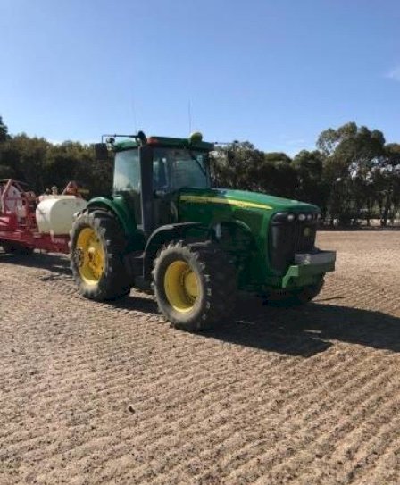John Deere 8220 Tractor