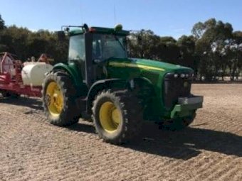 John Deere 8220 Tractor