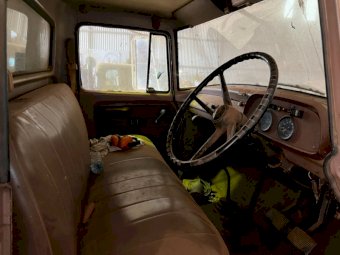 International D1510 Body Truck with Allbulk Grouper