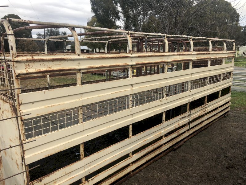 Stock Crate 17 ft x 7ft 6