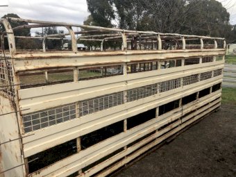 Stock Crate 17 ft x 7ft 6