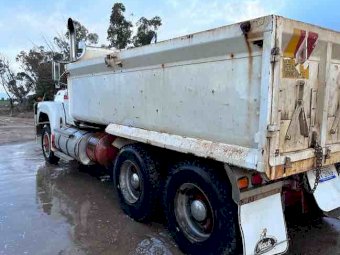 1998 Mack 688 Tipper and Dog