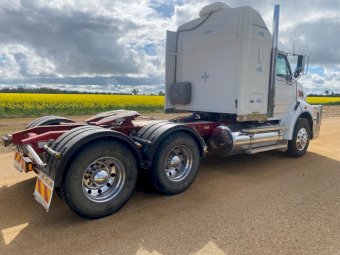 2009 Sterling LT9500 Prime Mover