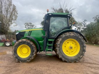 2017 John Deere 7230R Tractor