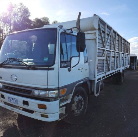 2001 Hino Medium Rigid Livestock Truck