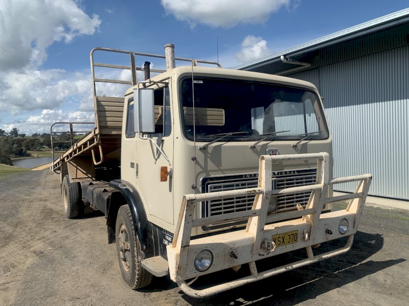1980 International Acco 1830B Tipper Truck with Bulk Grain Bin