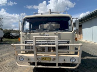1980 International Acco 1830B Tipper Truck with Bulk Grain Bin