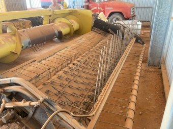 Under Auction - (A196) 	2000 Phillips 14 FT Pickup Front 