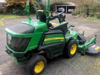 John Deere 1570  Mower with 72" V Flex Deck