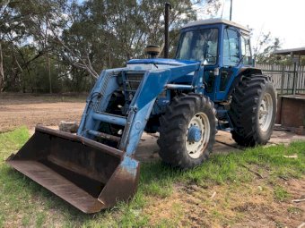 Ford TW5 Tractor With FEL