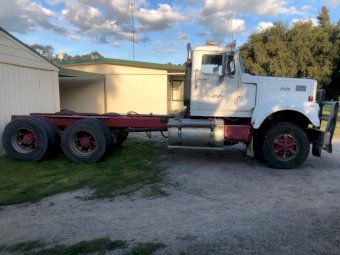 1979 White NTC350 Road Boss Prime Mover