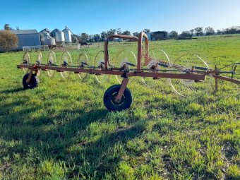 Howard 9 Wheel Hay Rake