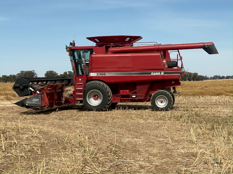 Case IH 2366 Exclusive Header with Case IH 1010 Front & Trailer