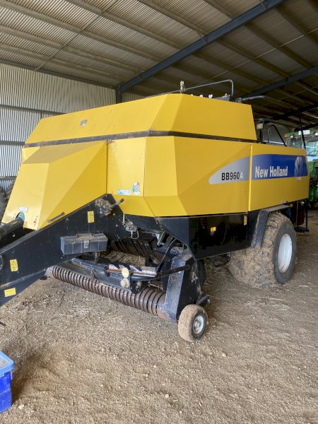 New Holland BB960 A 8x4x3 Baler