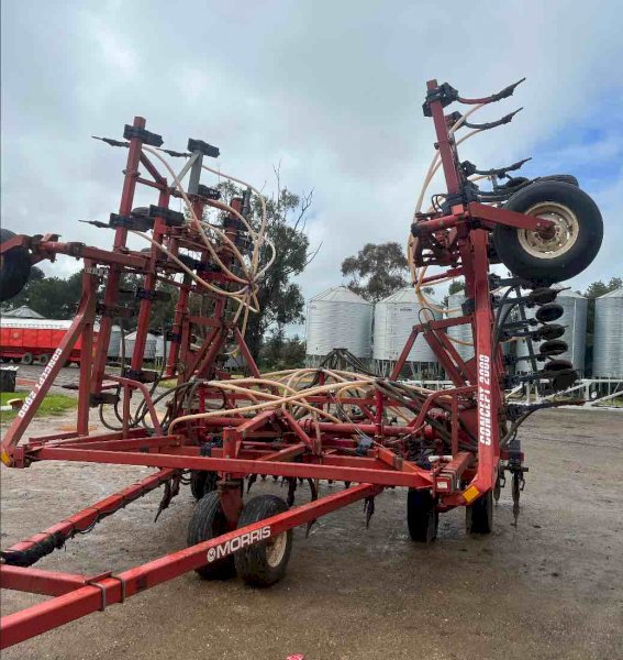 40' Morris Concept 2000 Seeder Bar