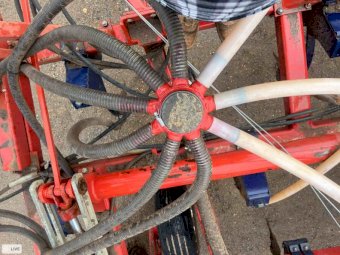 40' Morris Concept 2000 Seeder Bar