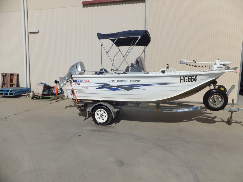 2004 QUINTREX 445 HORNET TROPHY,HONDA 50 HP 4 STROKE OUTBOARD.MACKAY TRAILER.