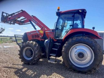 2015 Case IH Magnum 200 CVT Tractor with Vision 85 Loader