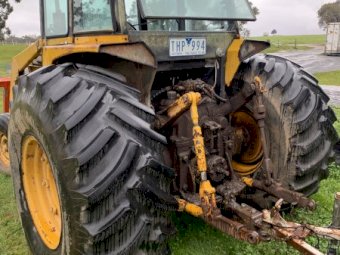 Chamberlain 3380B Tractor with Loader