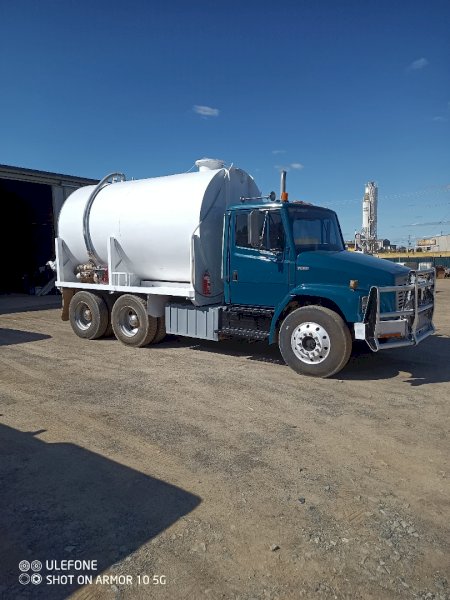 1996 Freightliner FL80 with 15,000L Tanker