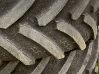 2 x 620-70R26 Tyres and Rims