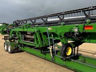 2015 John Deere 630 D  Front