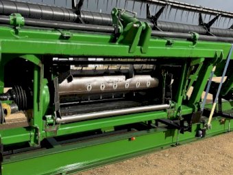 2015 John Deere 630 D  Front