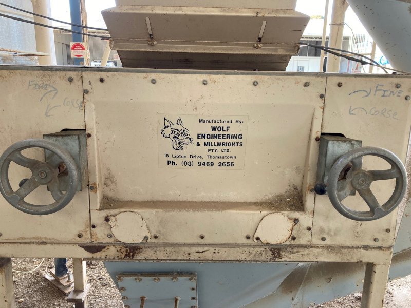 Wolf Engineering KW600 Roller Mill Farm Tender