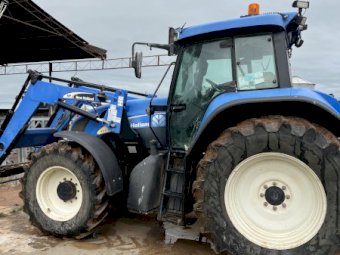 New Holland TVT155 Tractor with Loader