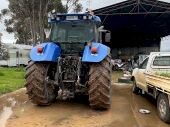 New Holland TVT155 Tractor with Loader