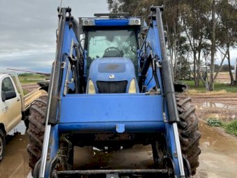 New Holland TVT155 Tractor with Loader