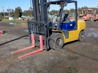 Komatsu 4 tonne Fork Lift