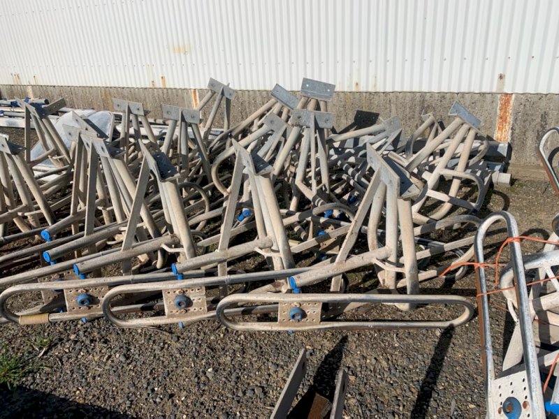 40 Dairy King stall gates 720mm spacings