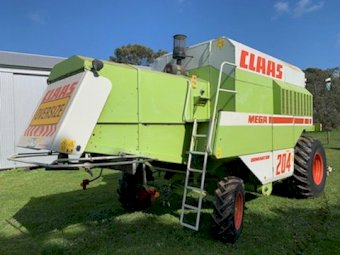 Under Auction - (A199) 1997 Claas Mega 204 Header With 30Ft Front 