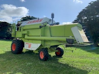 1986 Claas Dominator 96 Header With 25Ft Front