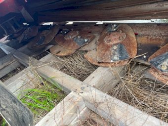 2012. Macdon R85 16’