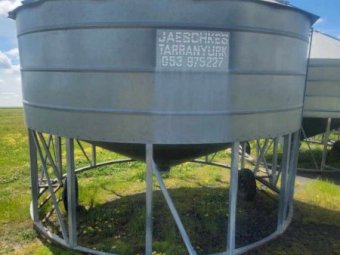 4 x Jaeschke 29 tonne Grain Field Bins