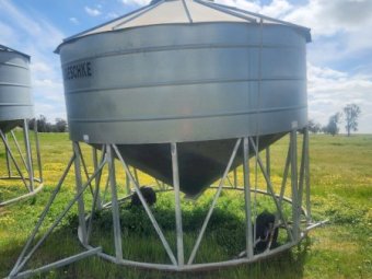 2 x Jaeschke 29 tonne Fertilizer Field Bins