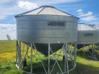 2 x Jaeschke 29 tonne Fertilizer Field Bins