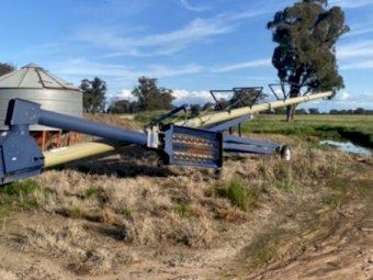 2013 Harvest International 1382 Swing Away Auger